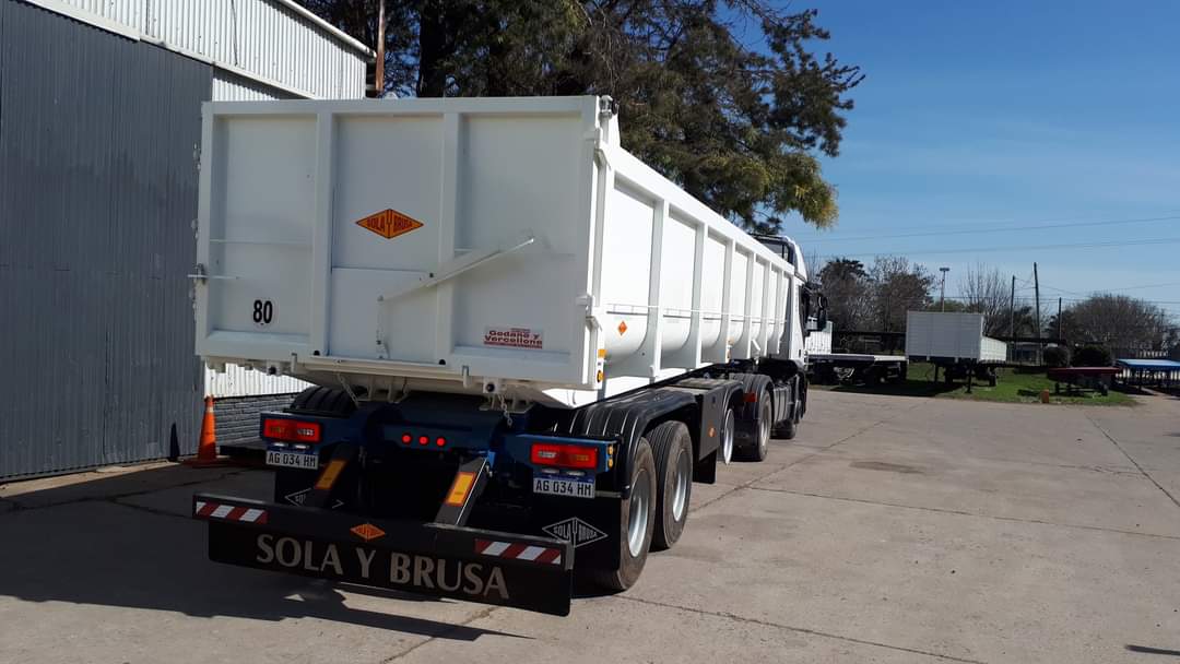 Sola y Brusa (41)